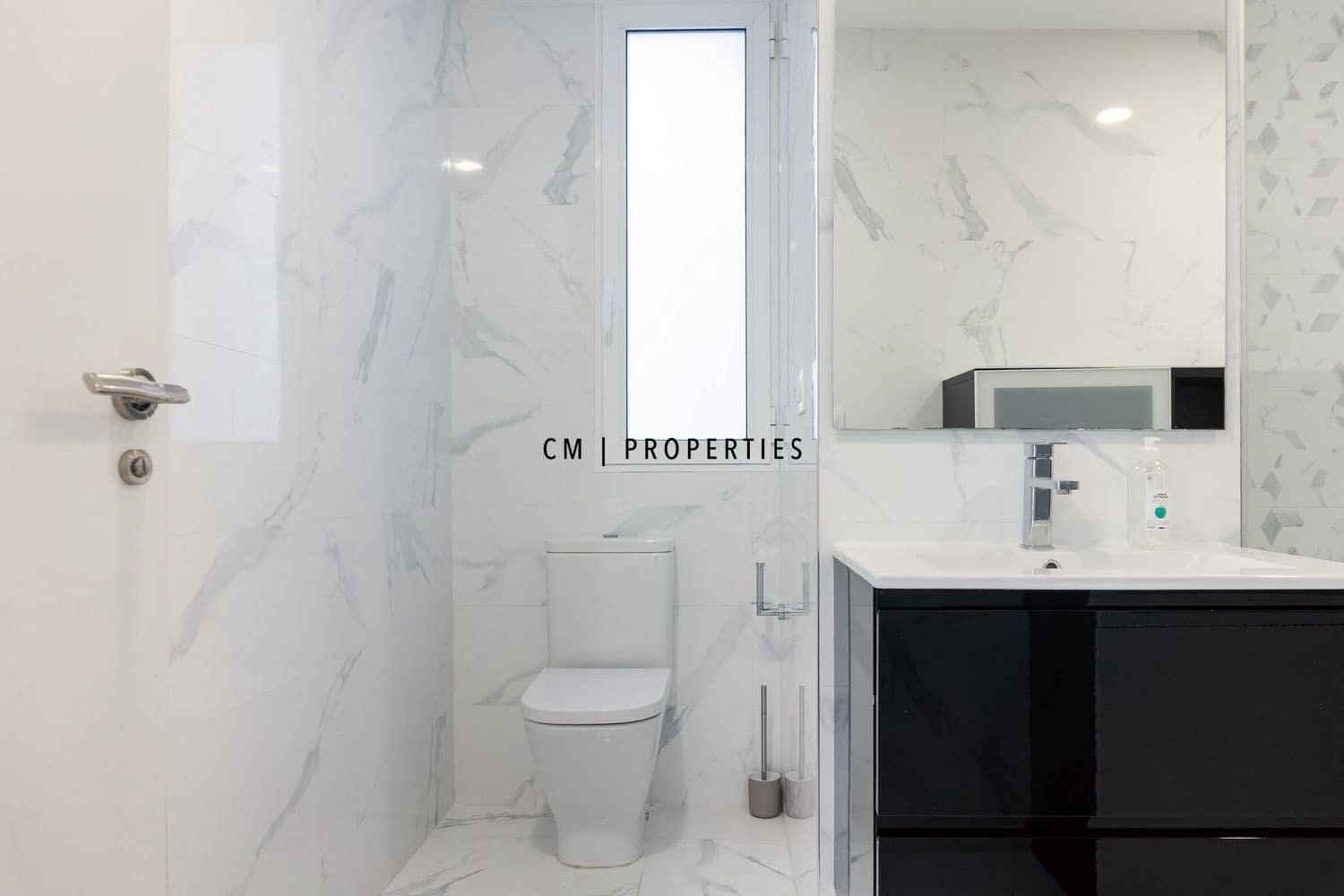 5 sovrum Lägenhet att hyra i Valencia stad - 3 300 € (Ref: 9782294)