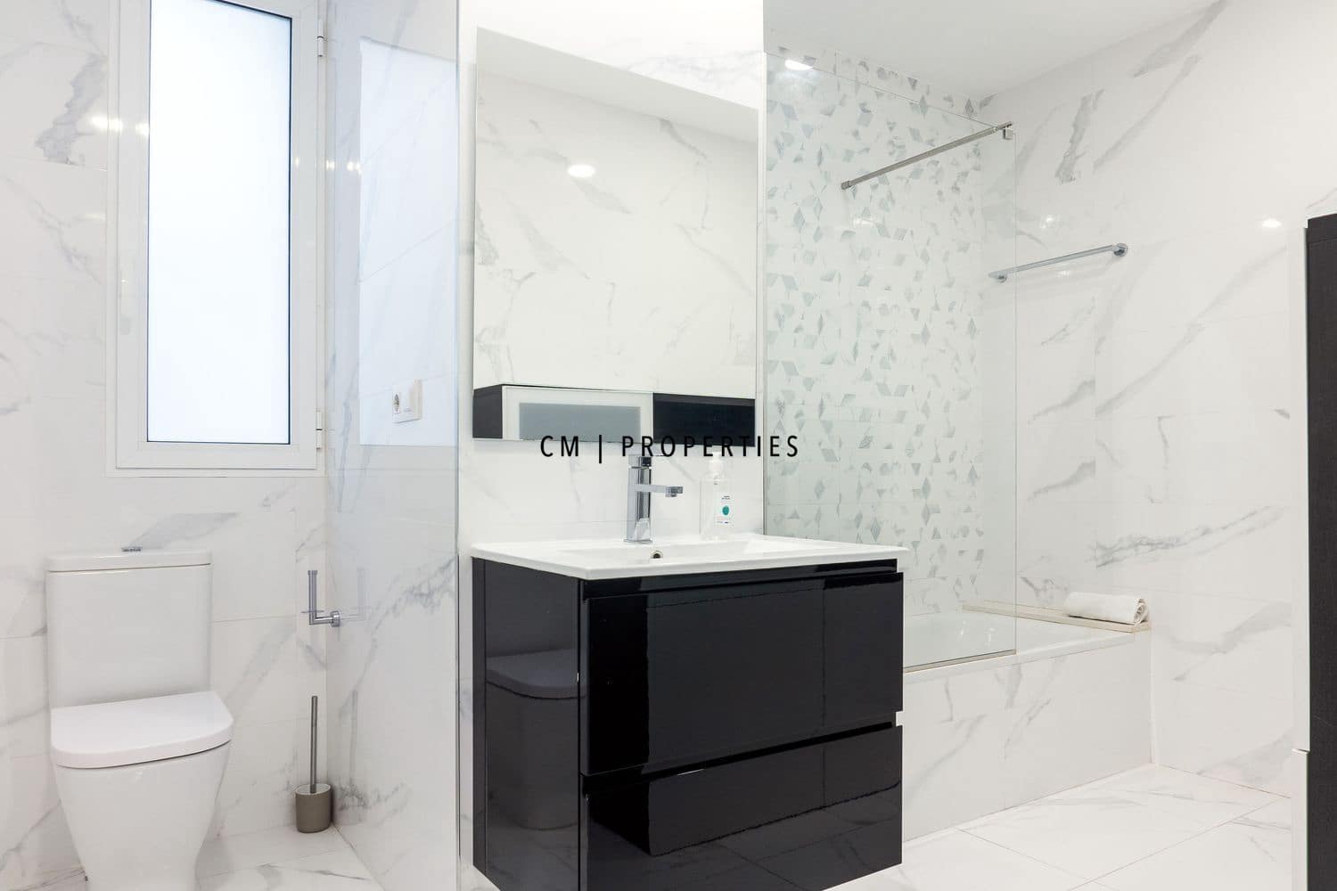 5 sovrum Lägenhet att hyra i Valencia stad - 3 300 € (Ref: 9782294)