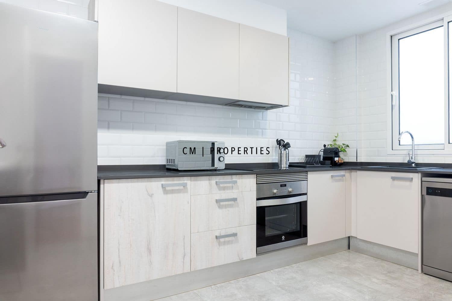 5 sovrum Lägenhet att hyra i Valencia stad - 3 300 € (Ref: 9782294)