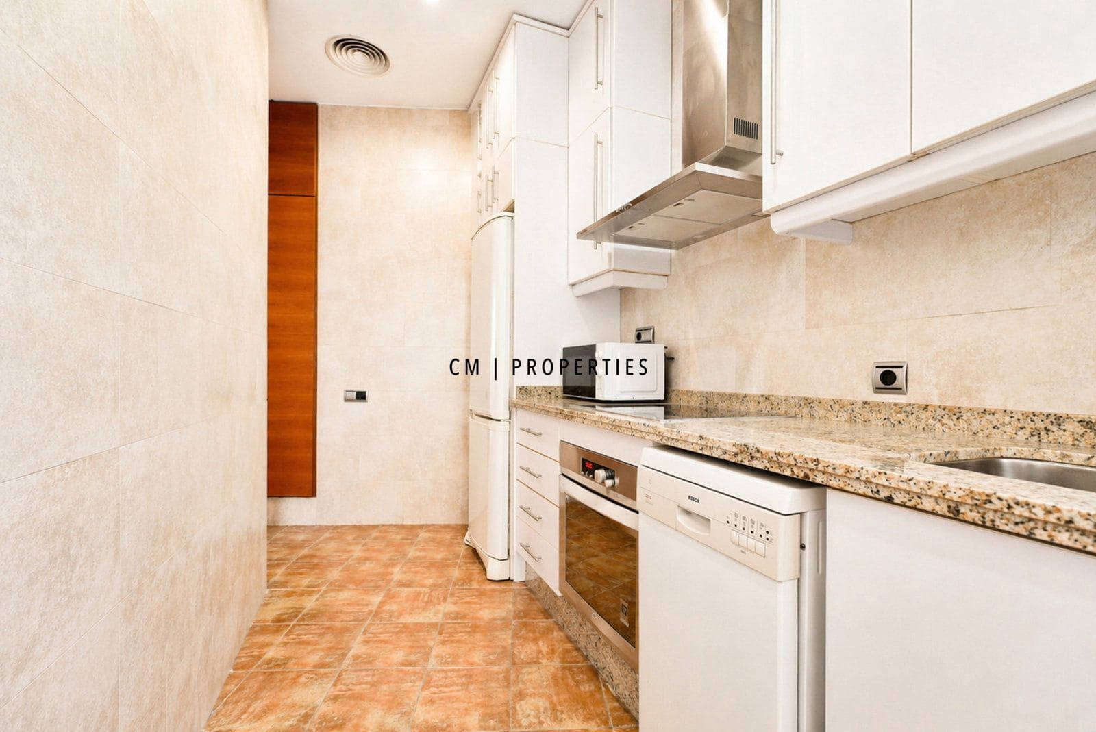 3 bedroom Flat for rent in Valencia city - € 2,500 (Ref: 9782478)