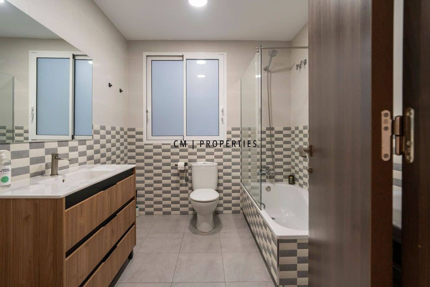 4 makuuhuone Asunto vuokrattavana paikassa Valencia kaupunki - 3 300 € (Ref: 9782479)