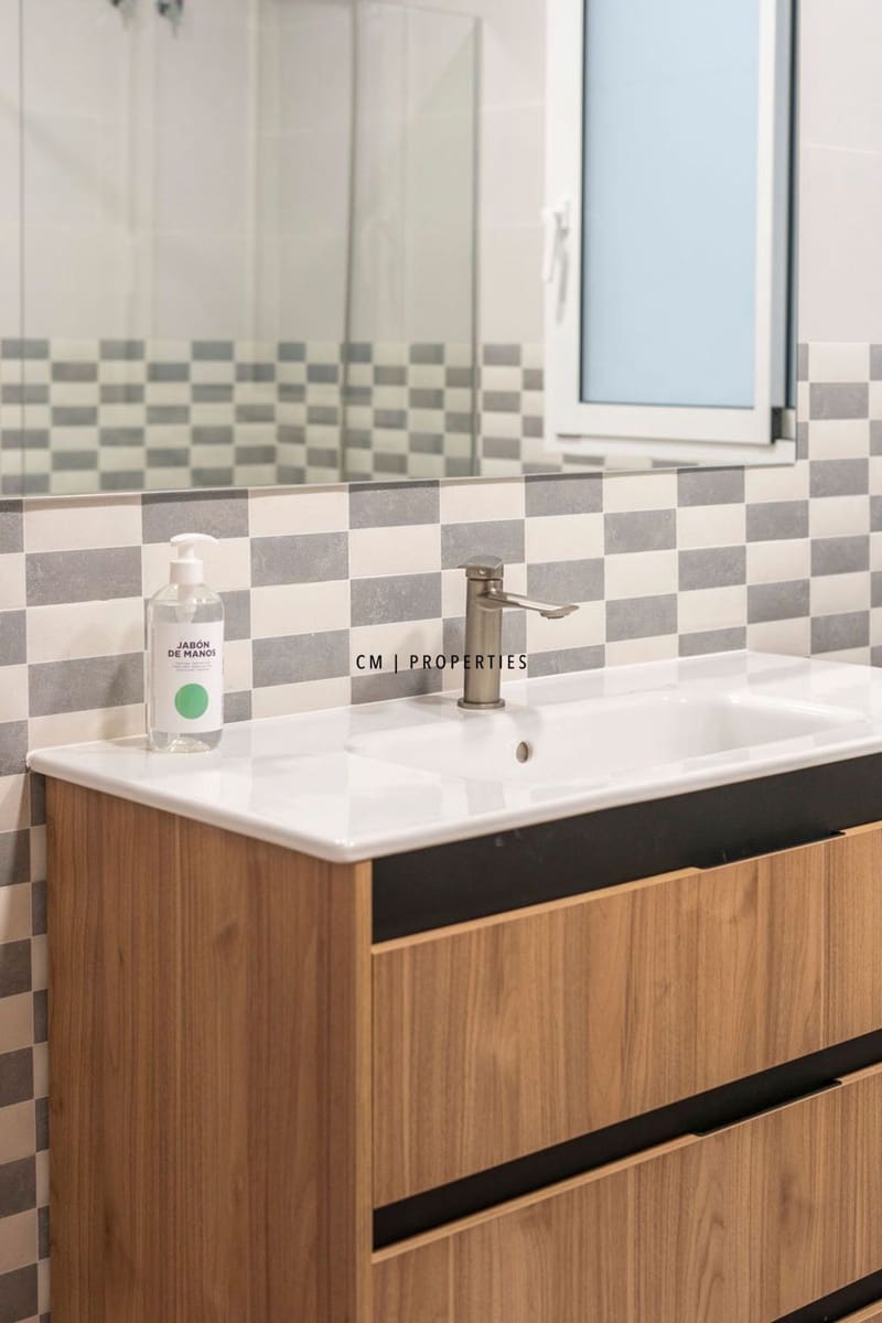 4 makuuhuone Asunto vuokrattavana paikassa Valencia kaupunki - 3 300 € (Ref: 9782479)