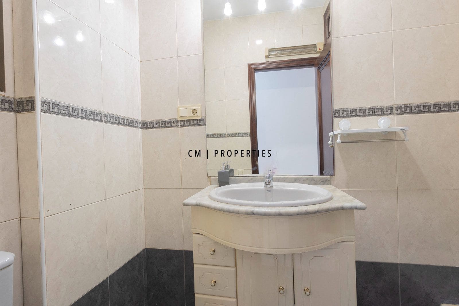 3 bedroom Flat for rent in Valencia city - € 1,670 (Ref: 9782480)