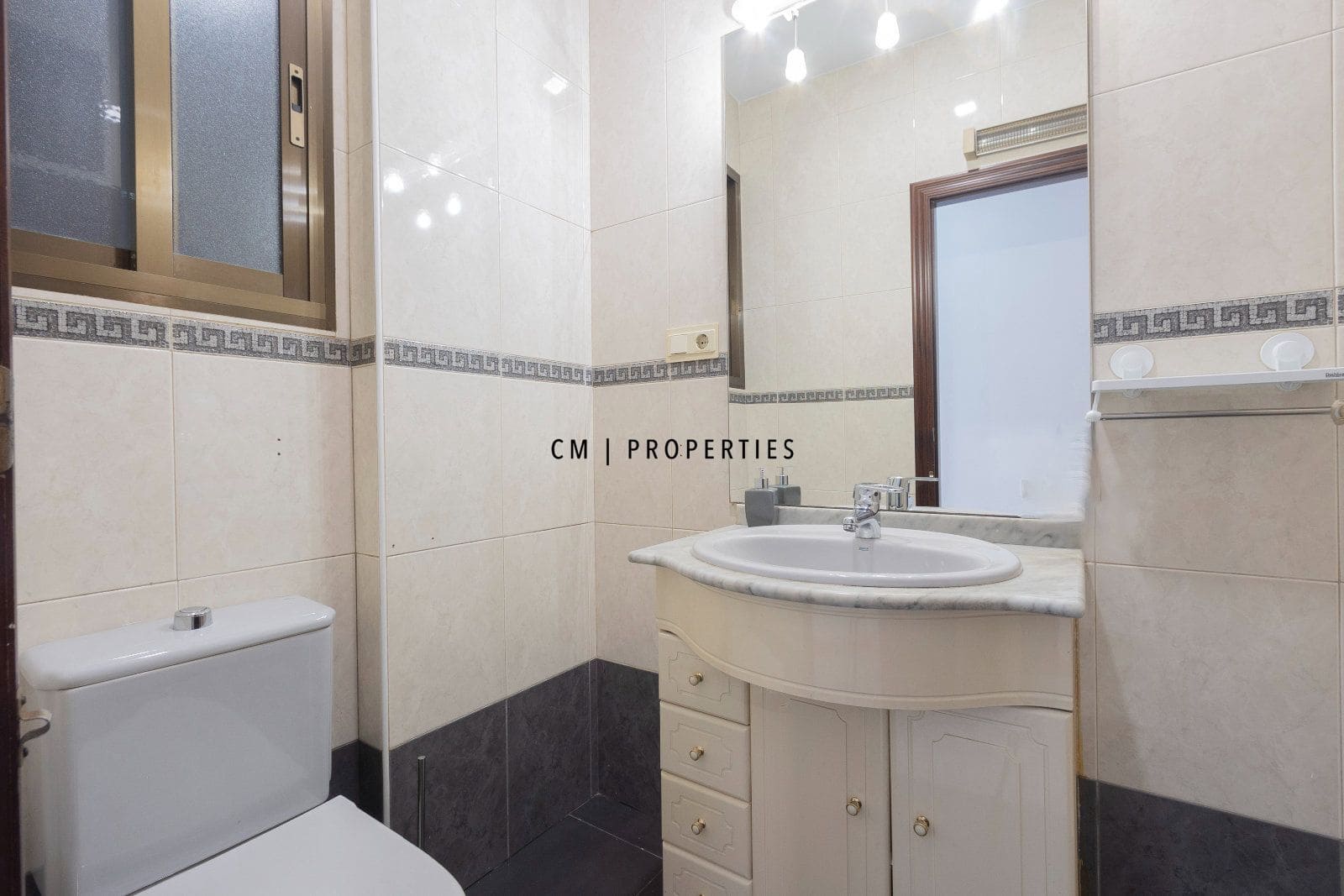 3 bedroom Flat for rent in Valencia city - € 1,670 (Ref: 9782480)