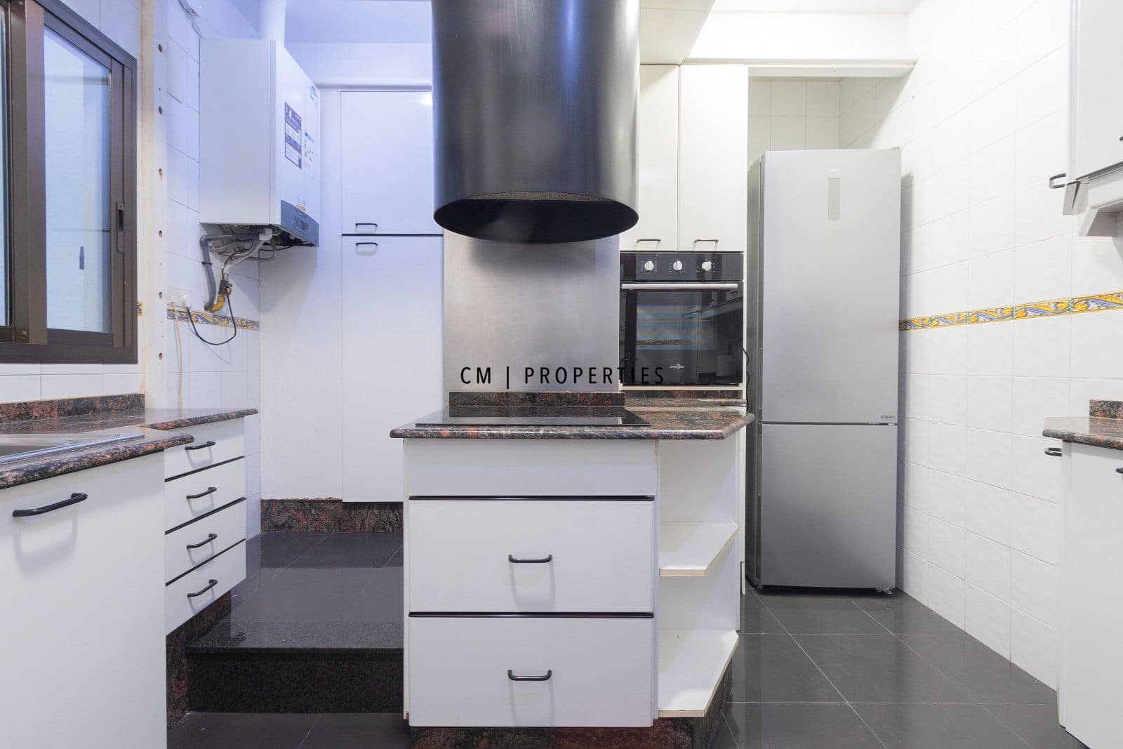 3 bedroom Flat for rent in Valencia city - € 1,670 (Ref: 9782480)