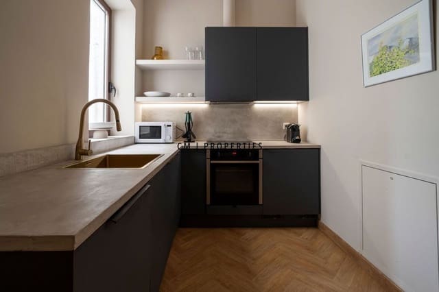 1 quarto Apartamento para arrendar em Ciutat Vella, Valência cidade - 2 000 € (Ref: 9782481)