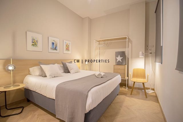 1 quarto Apartamento para arrendar em Ciutat Vella, Valência cidade - 2 000 € (Ref: 9782481)