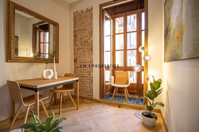 1 quarto Apartamento para arrendar em Ciutat Vella, Valência cidade - 2 000 € (Ref: 9782481)