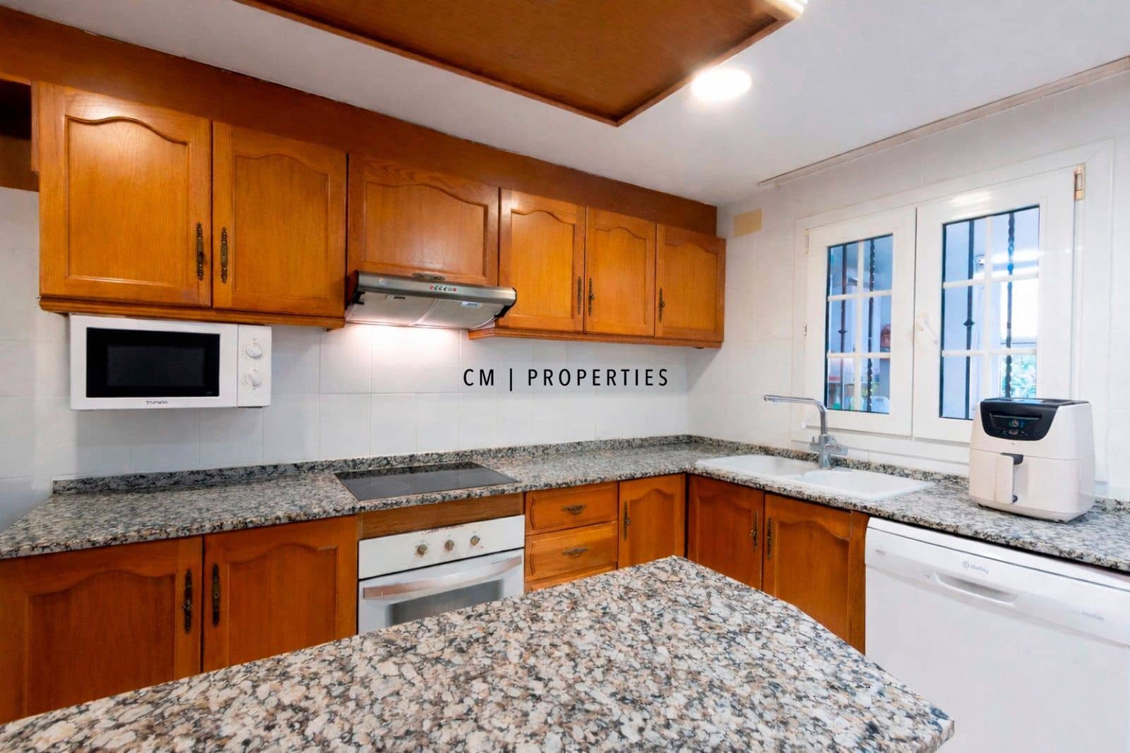 5 Zimmer Haus zu verkaufen in La Canada mit Pool - 580.000 € (Ref: 9784296)