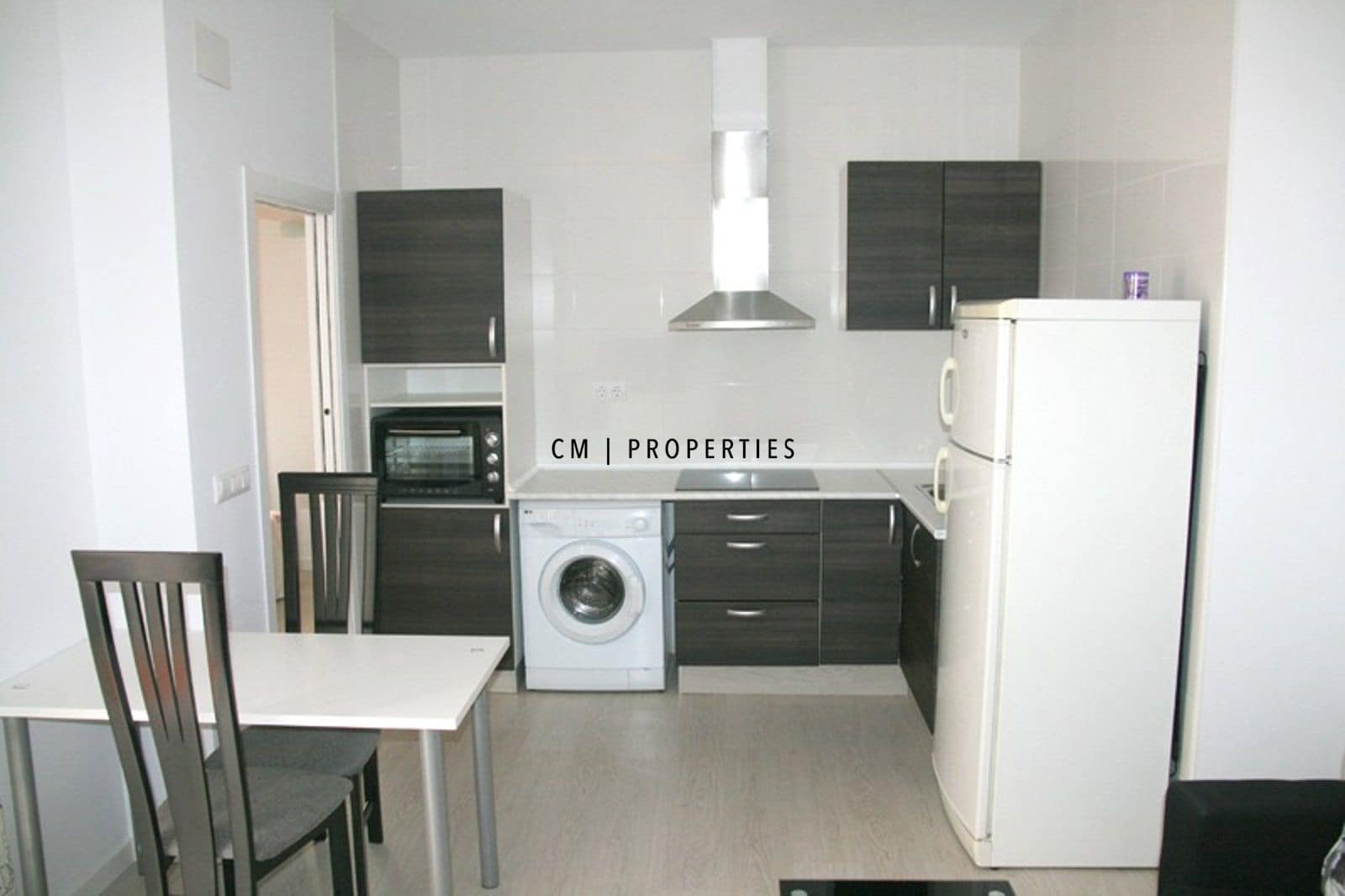 1 slaapkamer Flat te huur in Valencia stad - € 900 (Ref: 9784460)