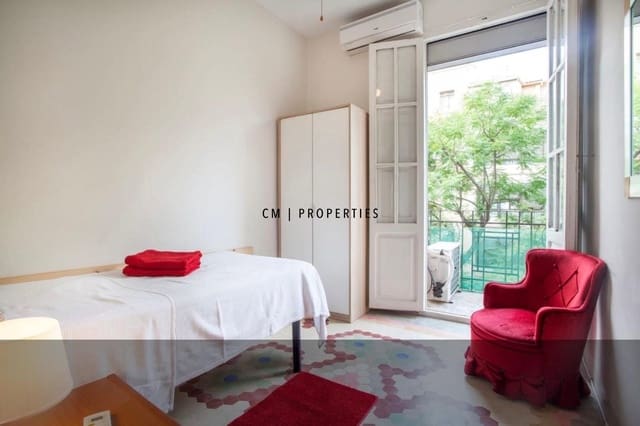 2 Zimmer Wohnung zu vermieten in Extramurs, València Stadt - 1.200 € (Ref: 9789421)