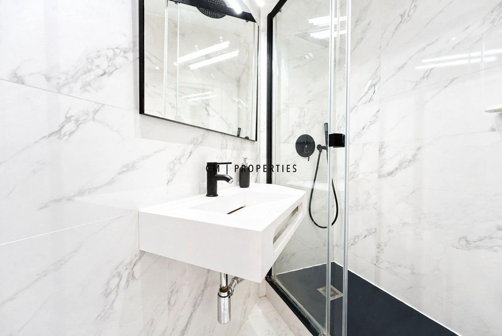 Appartement de 2 chambres à louer à Valence ville - 2 500 € (Ref: 9795612)