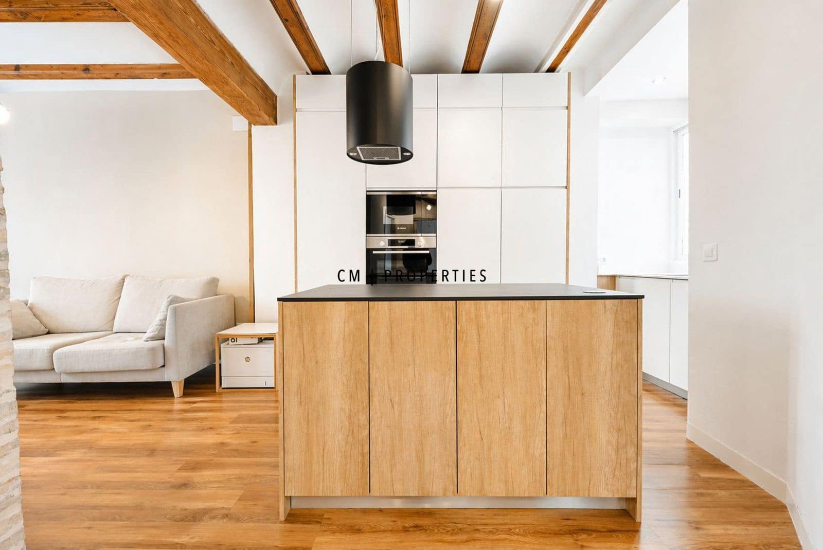 Appartement de 2 chambres à louer à Valence ville - 2 500 € (Ref: 9795612)