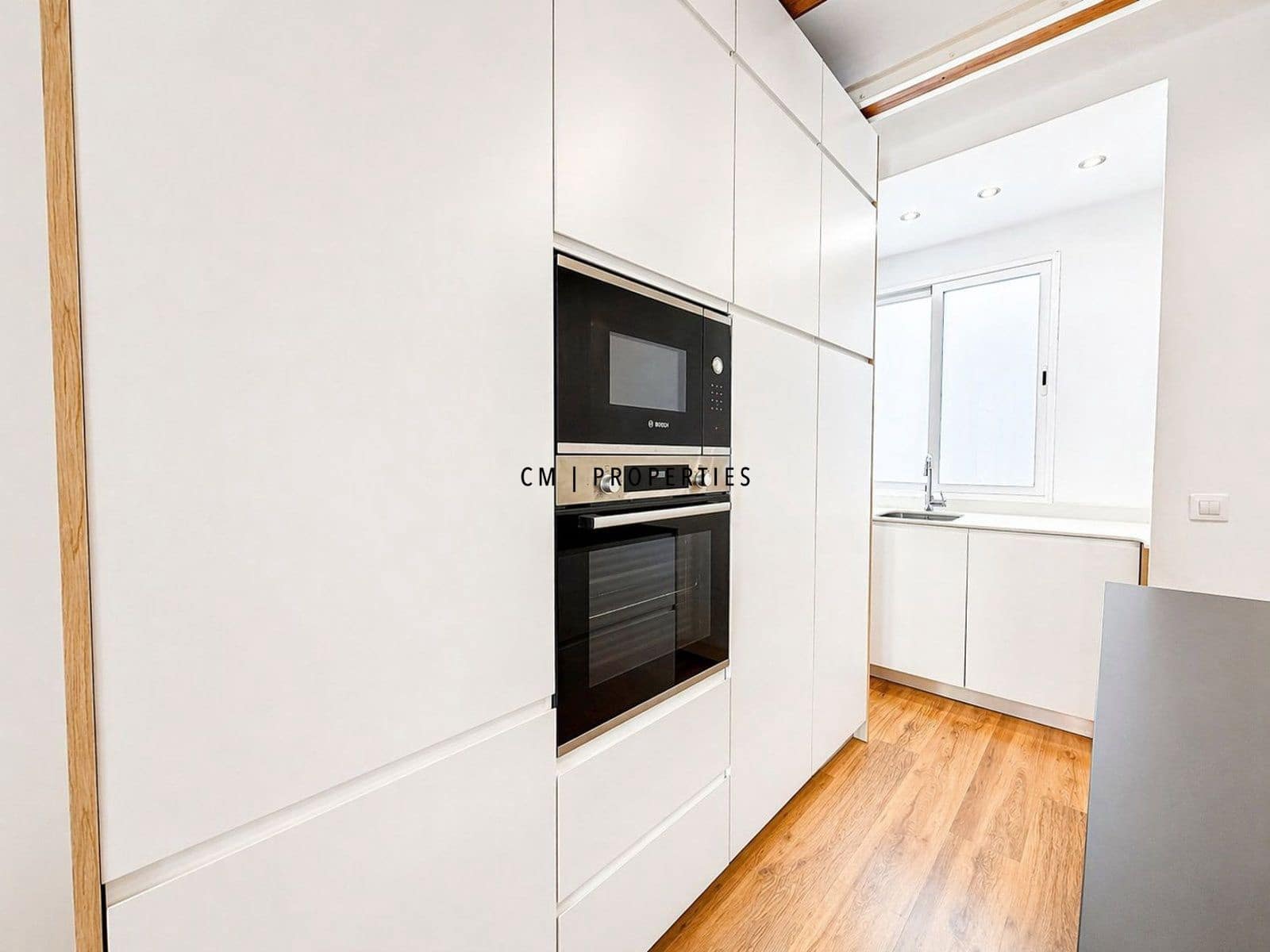 Appartement de 2 chambres à louer à Valence ville - 2 500 € (Ref: 9795612)