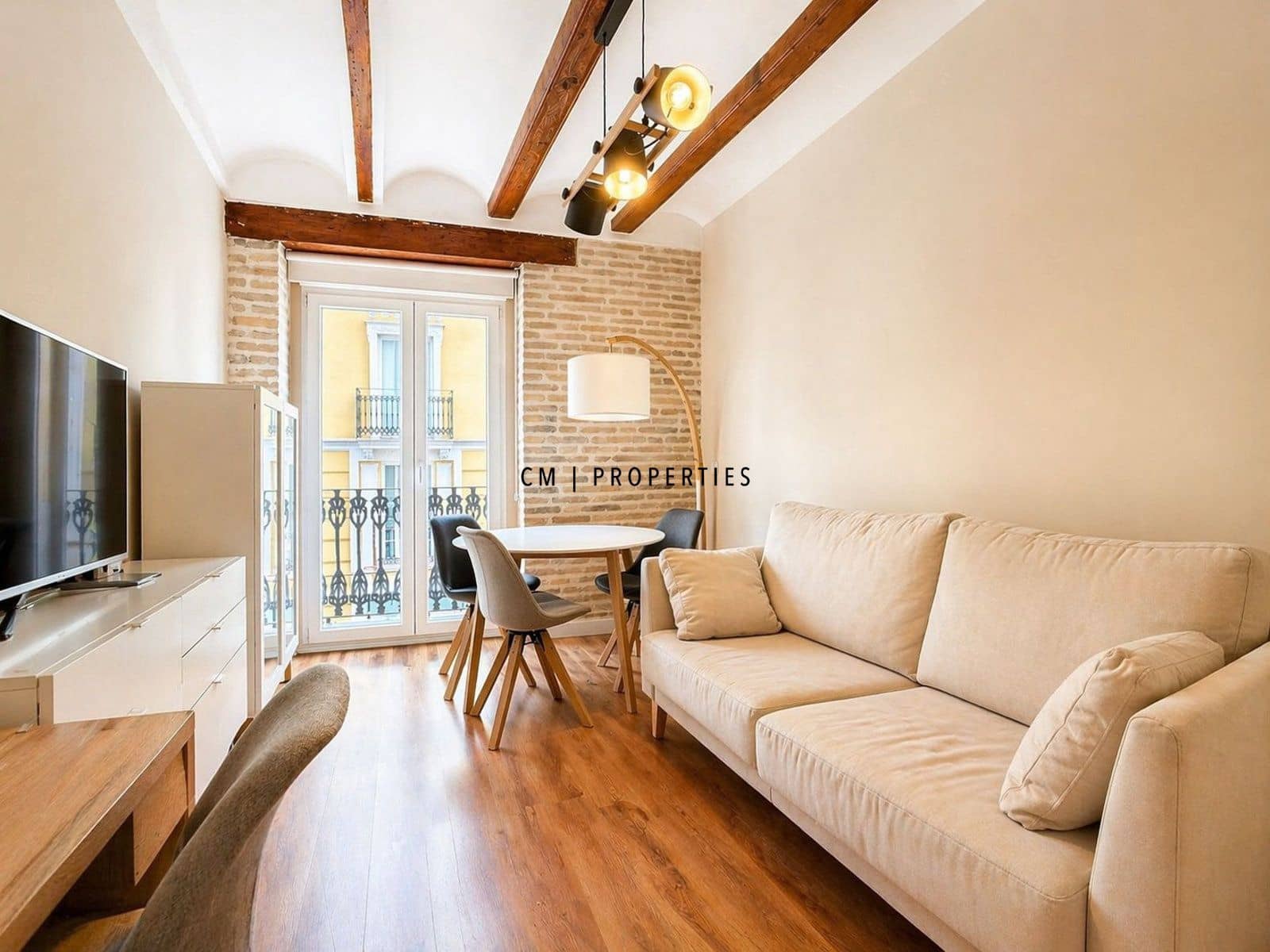 Appartement de 2 chambres à louer à Valence ville - 2 500 € (Ref: 9795612)