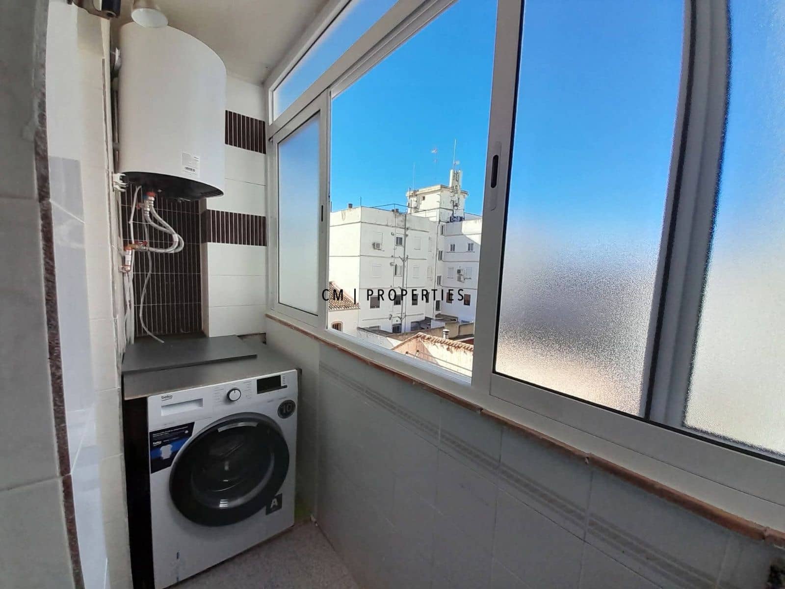 Appartement de 2 chambres à louer à Alfara del Patriarca - 950 € (Ref: 9795700)