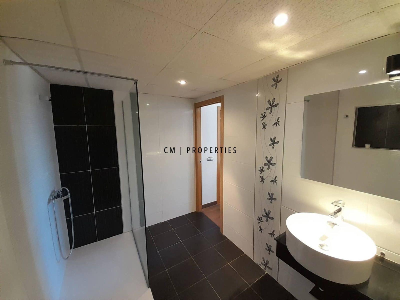 Appartement de 2 chambres à louer à Alfara del Patriarca - 950 € (Ref: 9795700)