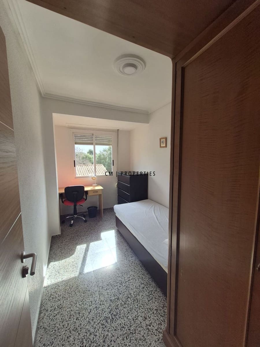 3 quarto Apartamento para arrendar em Burjassot - 1 200 € (Ref: 9801465)
