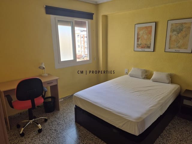 3 quarto Apartamento para arrendar em Burjassot - 1 200 € (Ref: 9801465)