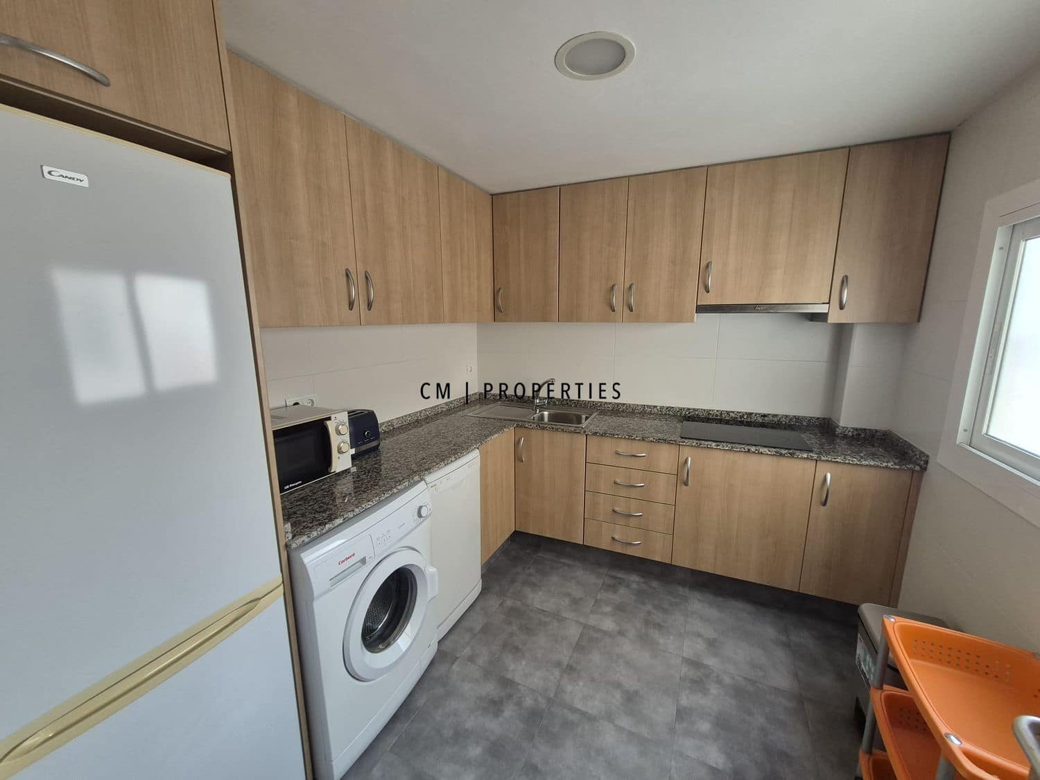 3 quarto Apartamento para arrendar em Burjassot - 1 200 € (Ref: 9801465)