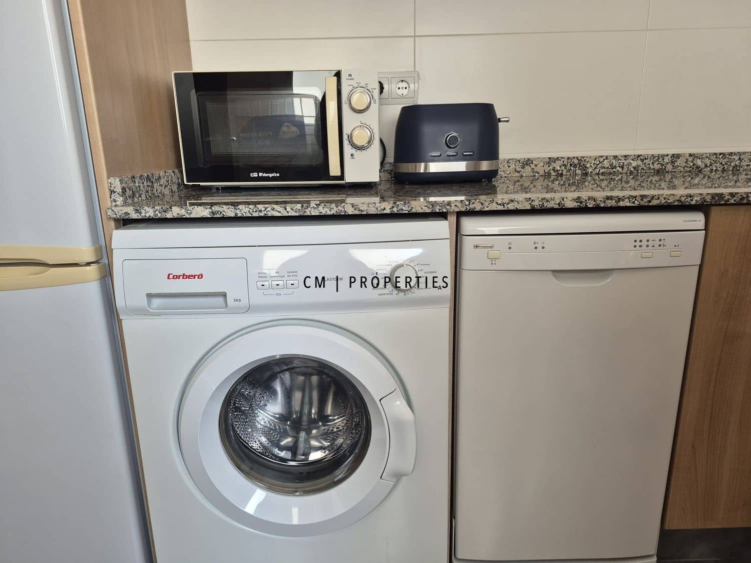 3 quarto Apartamento para arrendar em Burjassot - 1 200 € (Ref: 9801465)