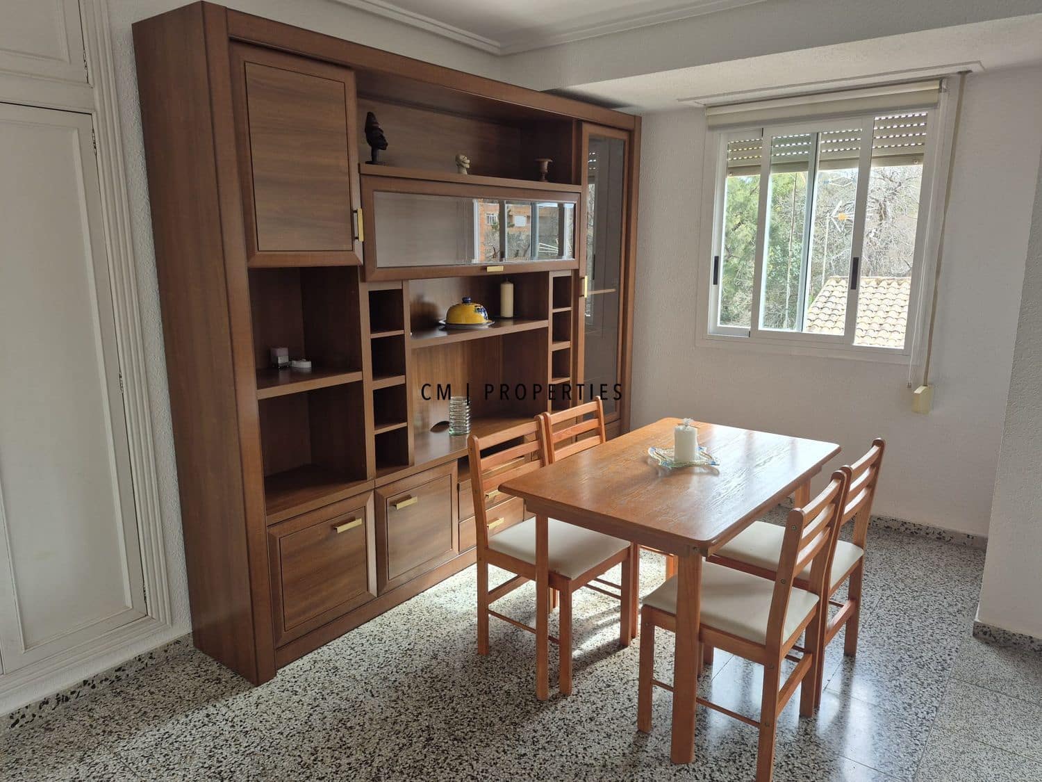 3 quarto Apartamento para arrendar em Burjassot - 1 200 € (Ref: 9801465)