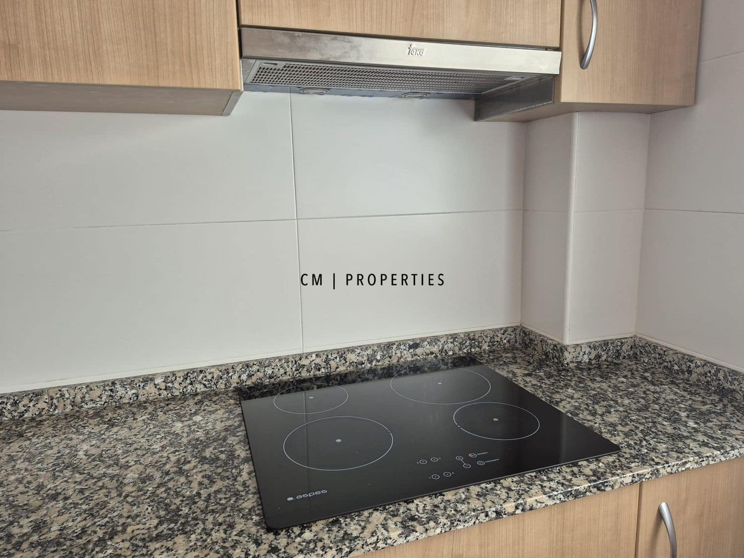 3 quarto Apartamento para arrendar em Burjassot - 1 200 € (Ref: 9801465)