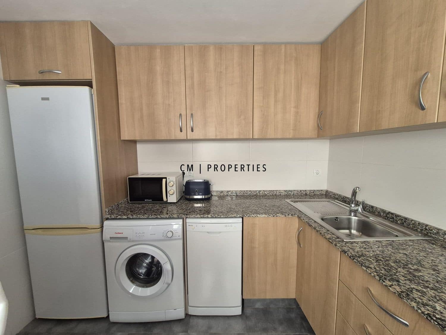 3 quarto Apartamento para arrendar em Burjassot - 1 200 € (Ref: 9801465)