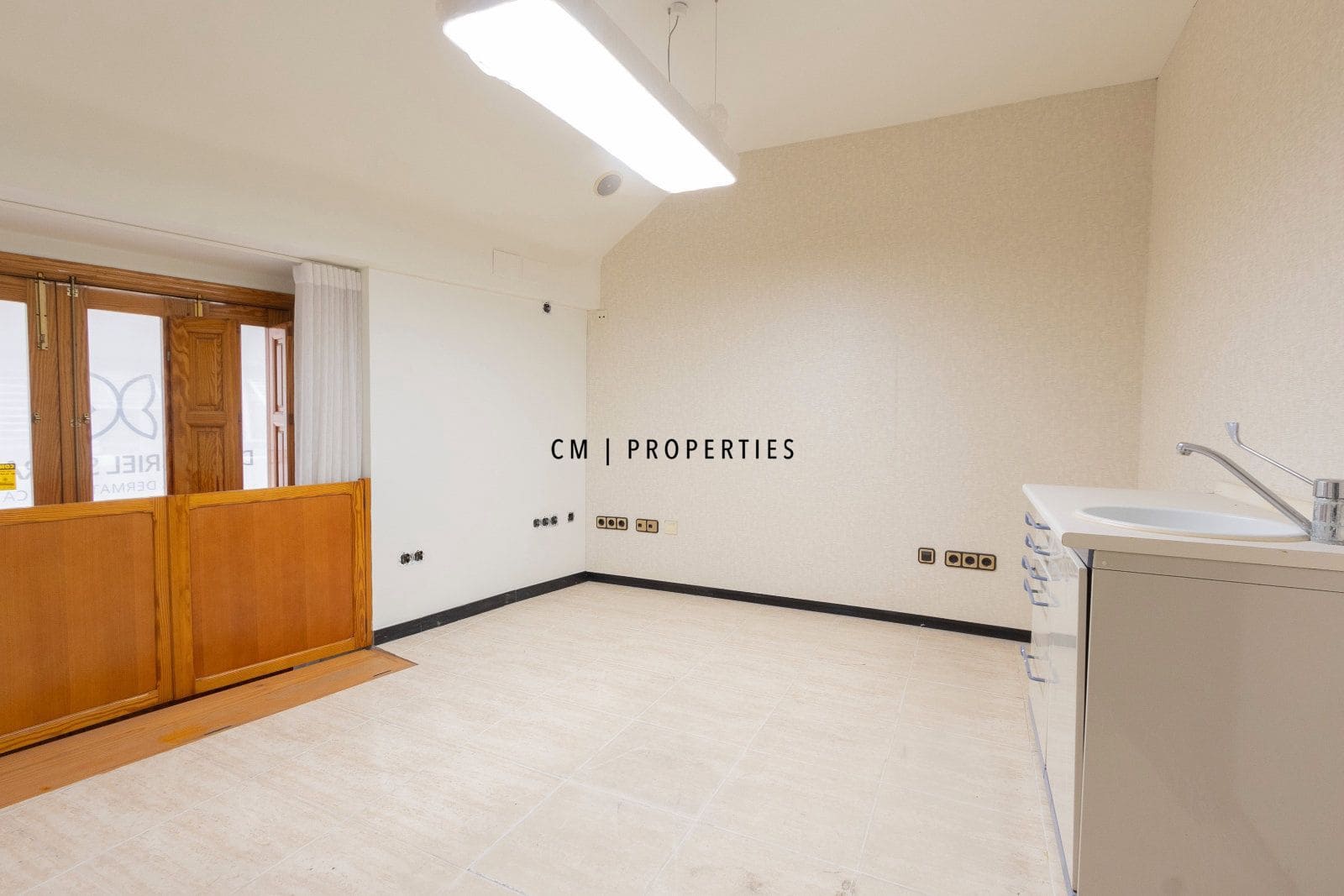 Escritório para arrendar em Valencia cidade - 3 000 € (Ref: 9802950)