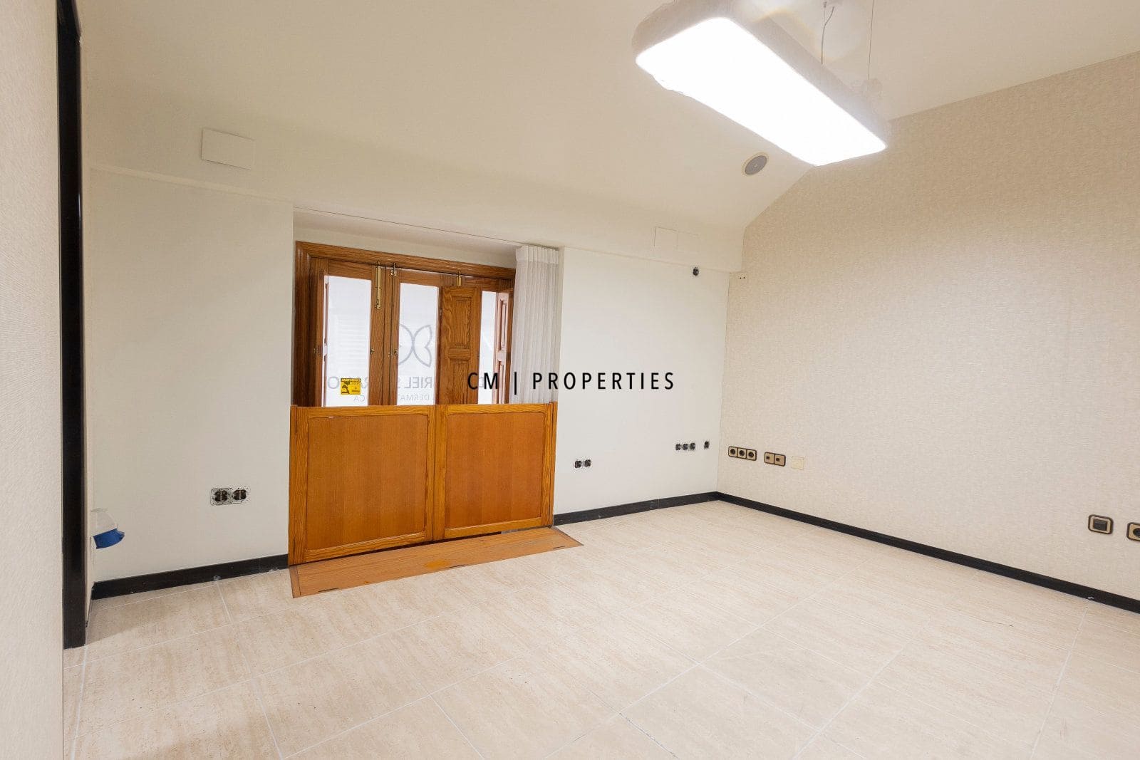 Escritório para arrendar em Valencia cidade - 3 000 € (Ref: 9802950)