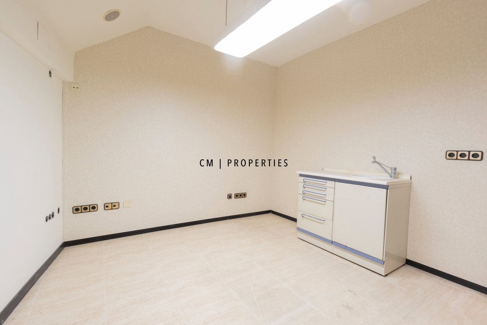 Escritório para arrendar em Valencia cidade - 3 000 € (Ref: 9802950)