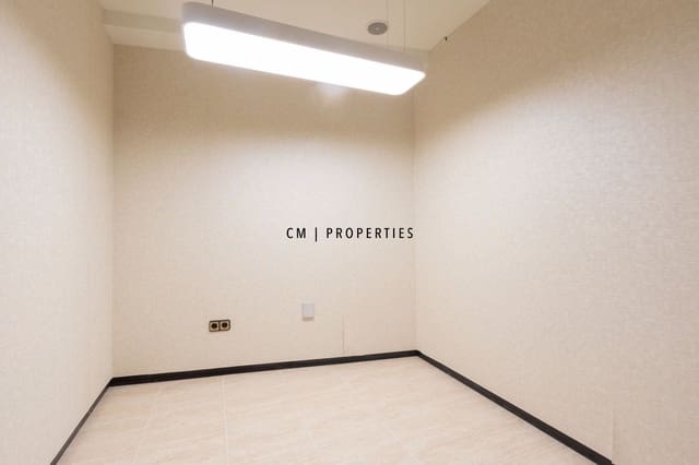 Office for rent in El Pla del Real, Valencia city - € 3,000 (Ref: 9802950)