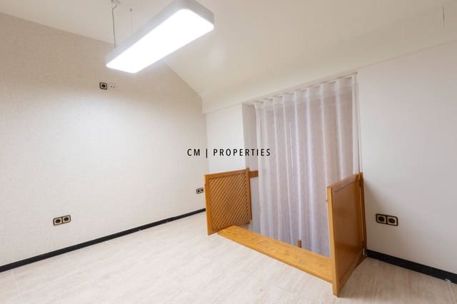 Office for rent in El Pla del Real, Valencia city - € 3,000 (Ref: 9802950)