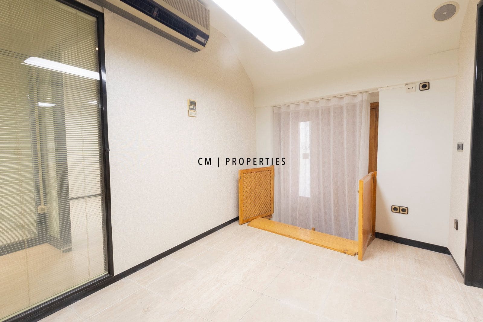 Escritório para arrendar em Valencia cidade - 3 000 € (Ref: 9802950)