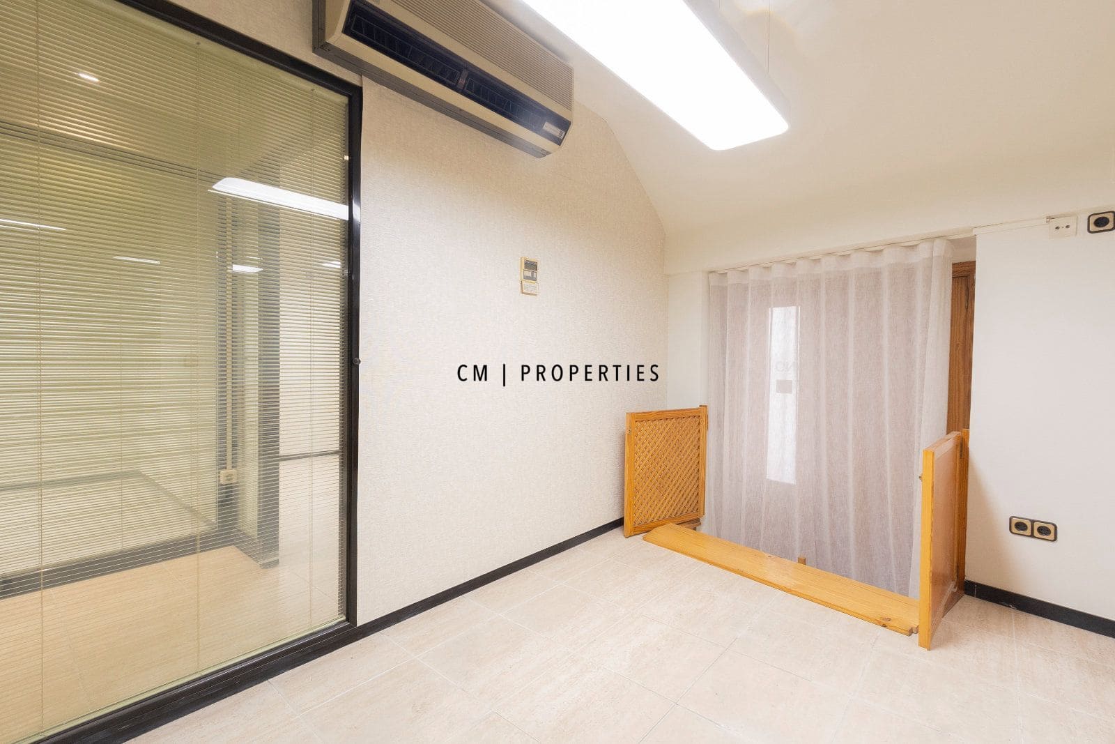 Escritório para arrendar em Valencia cidade - 3 000 € (Ref: 9802950)