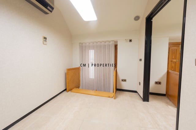 Office for rent in El Pla del Real, Valencia city - € 3,000 (Ref: 9802950)