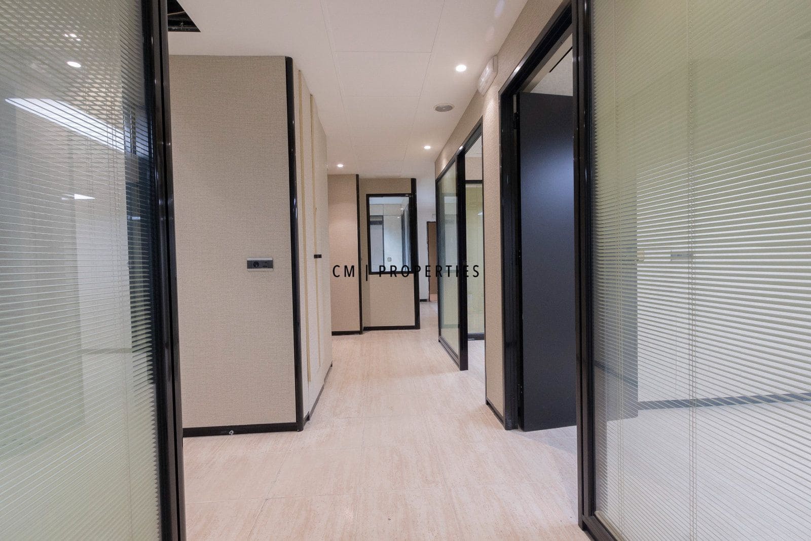 Escritório para arrendar em Valencia cidade - 3 000 € (Ref: 9802950)