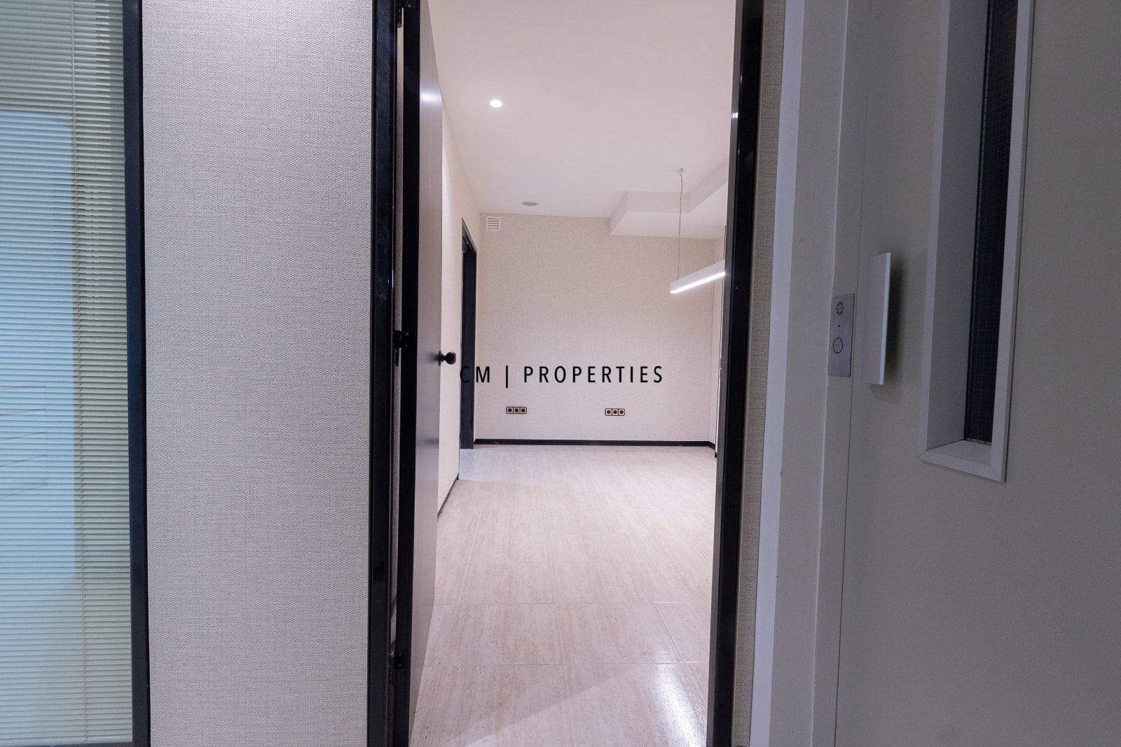 Escritório para arrendar em Valencia cidade - 3 000 € (Ref: 9802950)