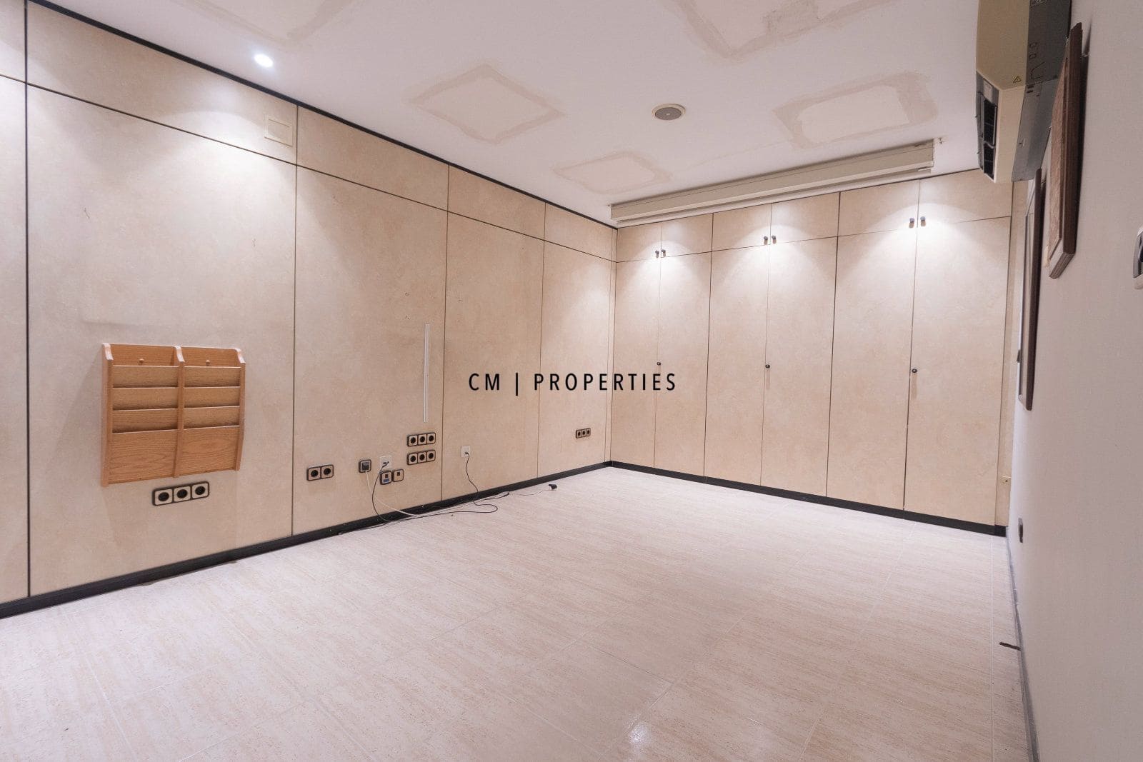 Escritório para arrendar em Valencia cidade - 3 000 € (Ref: 9802950)