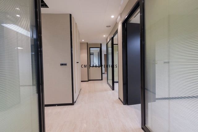 Office for rent in El Pla del Real, Valencia city - € 3,000 (Ref: 9802950)