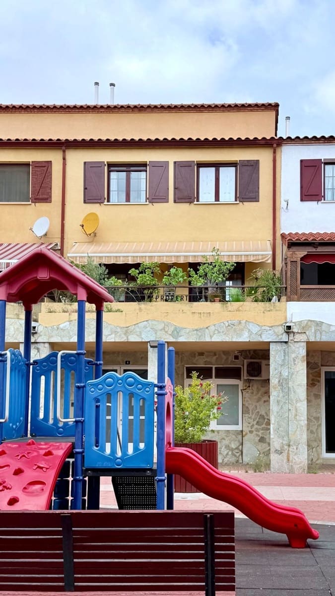 3 bedroom Townhouse for sale in Riba-roja de Turia with pool garage - € 350,000 (Ref: 9803752)