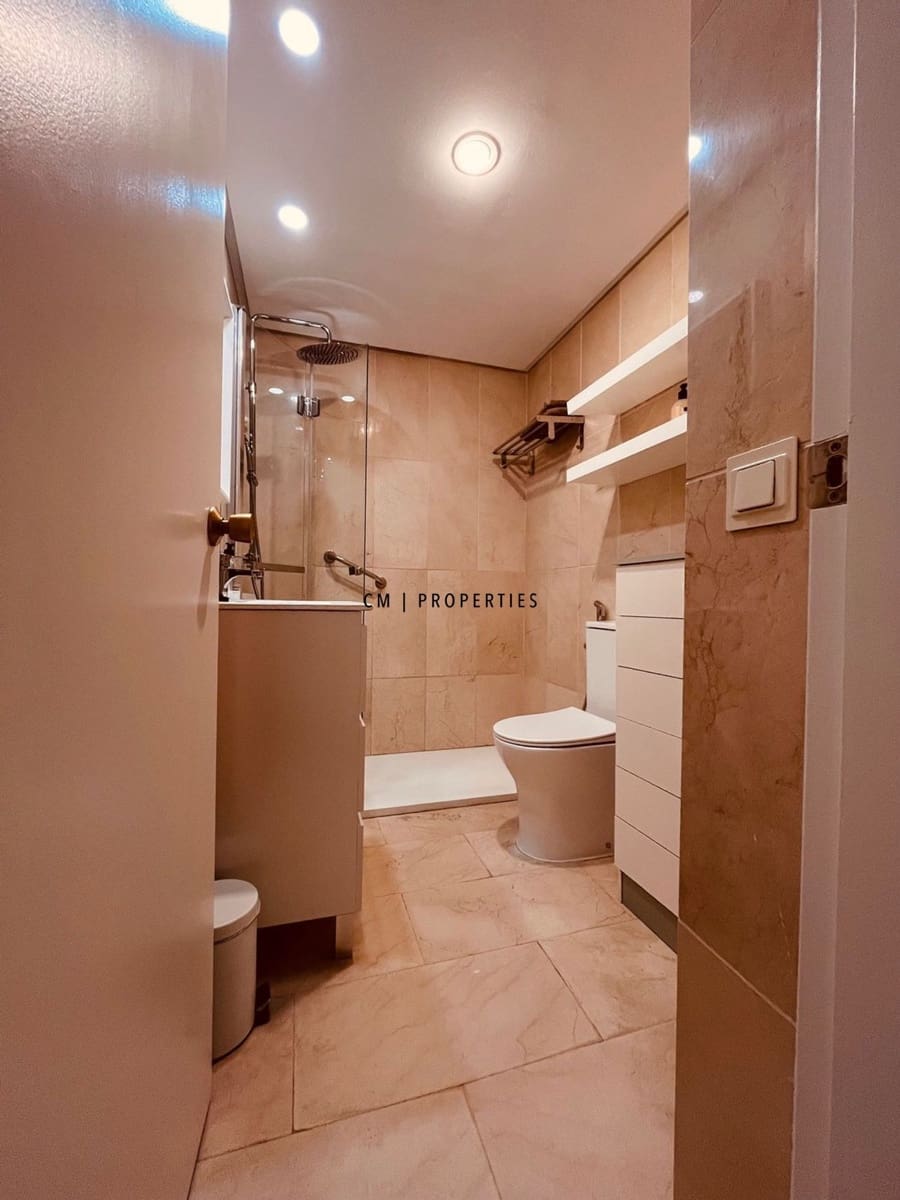 Appartement de 2 chambres à louer à Valence ville avec garage - 2 000 € (Ref: 9807098)