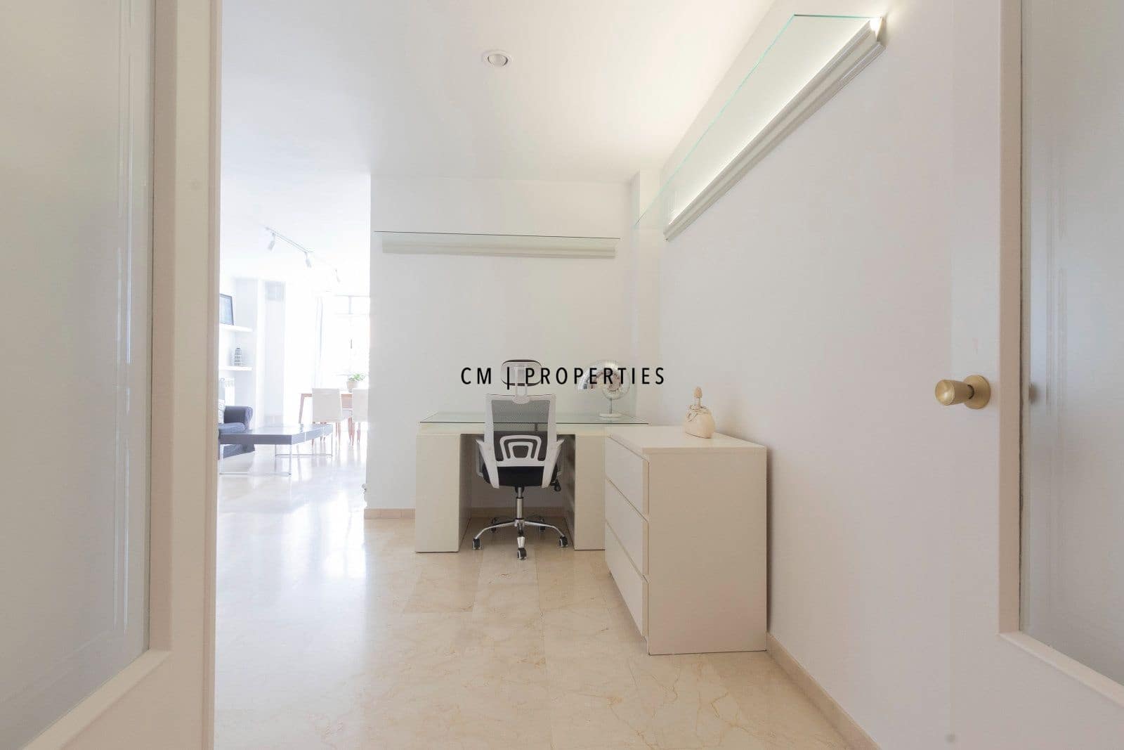 2 bedroom Flat for rent in Valencia city with garage - € 2,000 (Ref: 9807098)