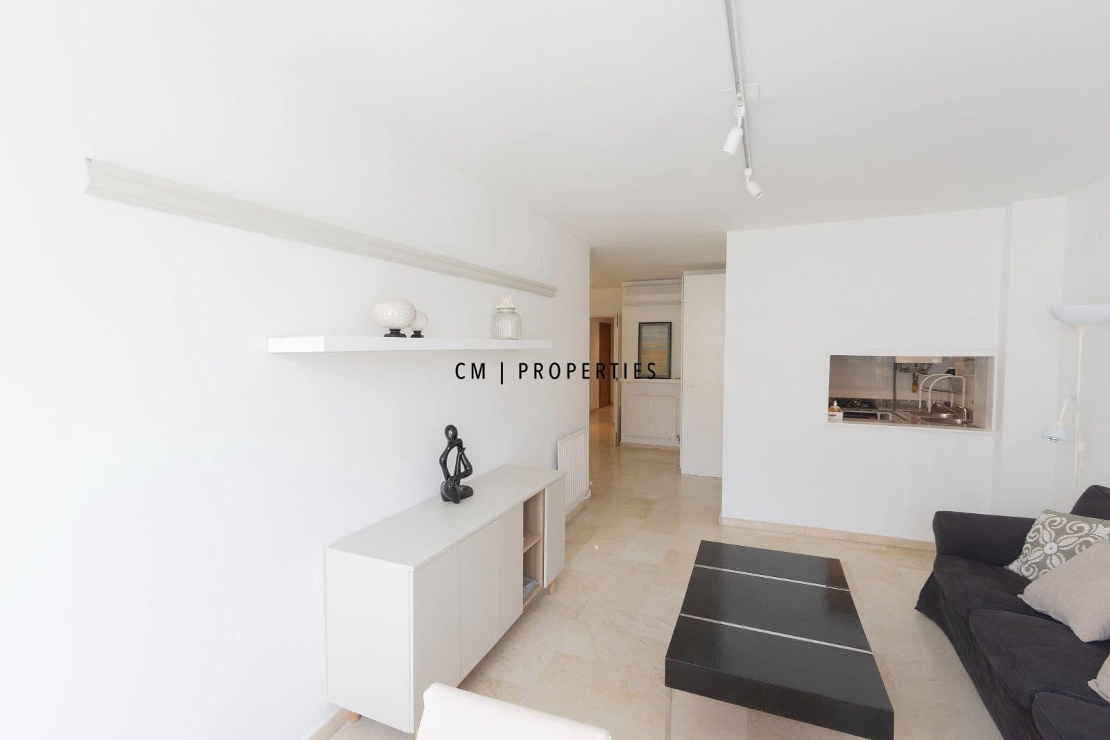 2 bedroom Flat for rent in Valencia city with garage - € 2,000 (Ref: 9807098)