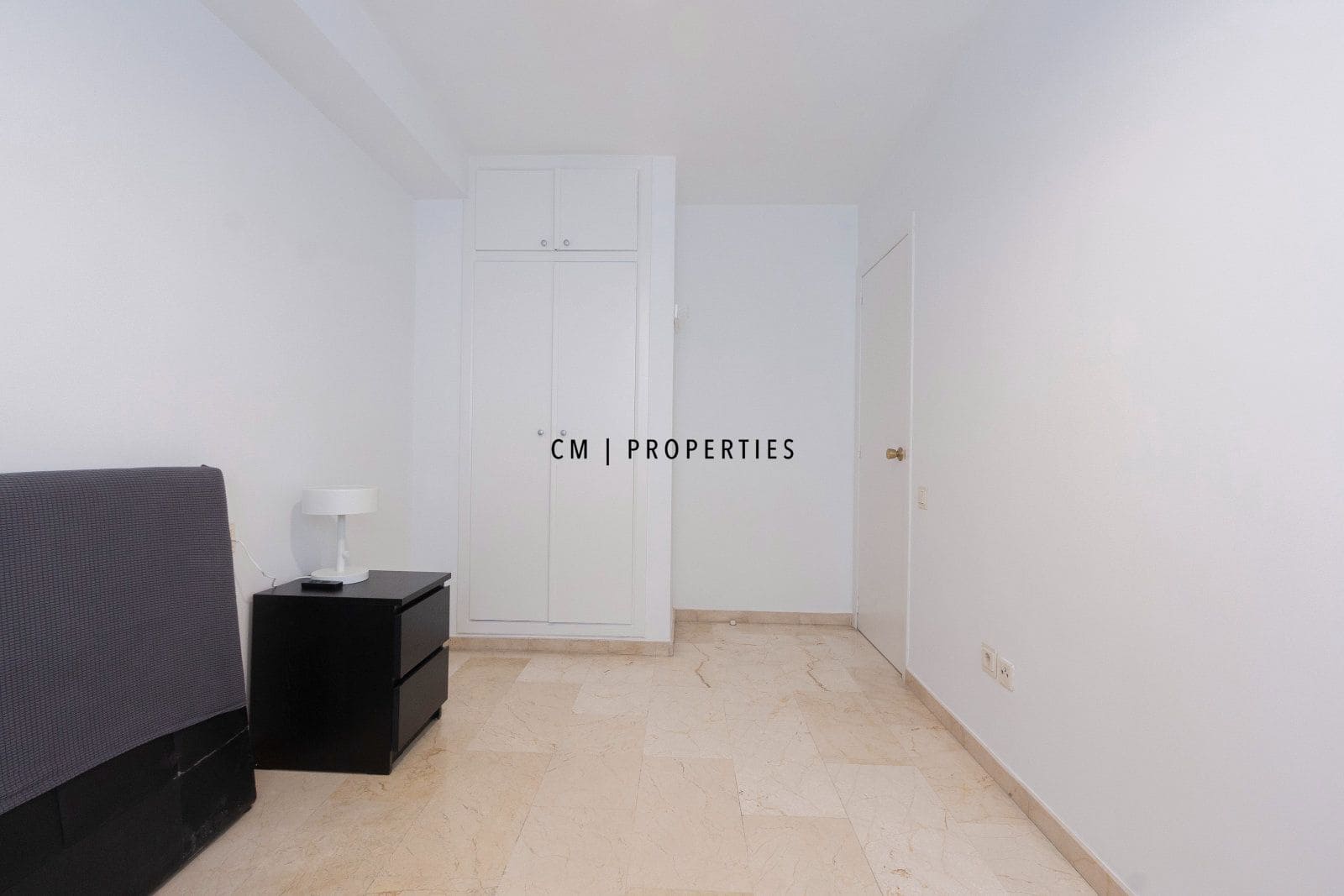 2 bedroom Flat for rent in Valencia city with garage - € 2,000 (Ref: 9807098)