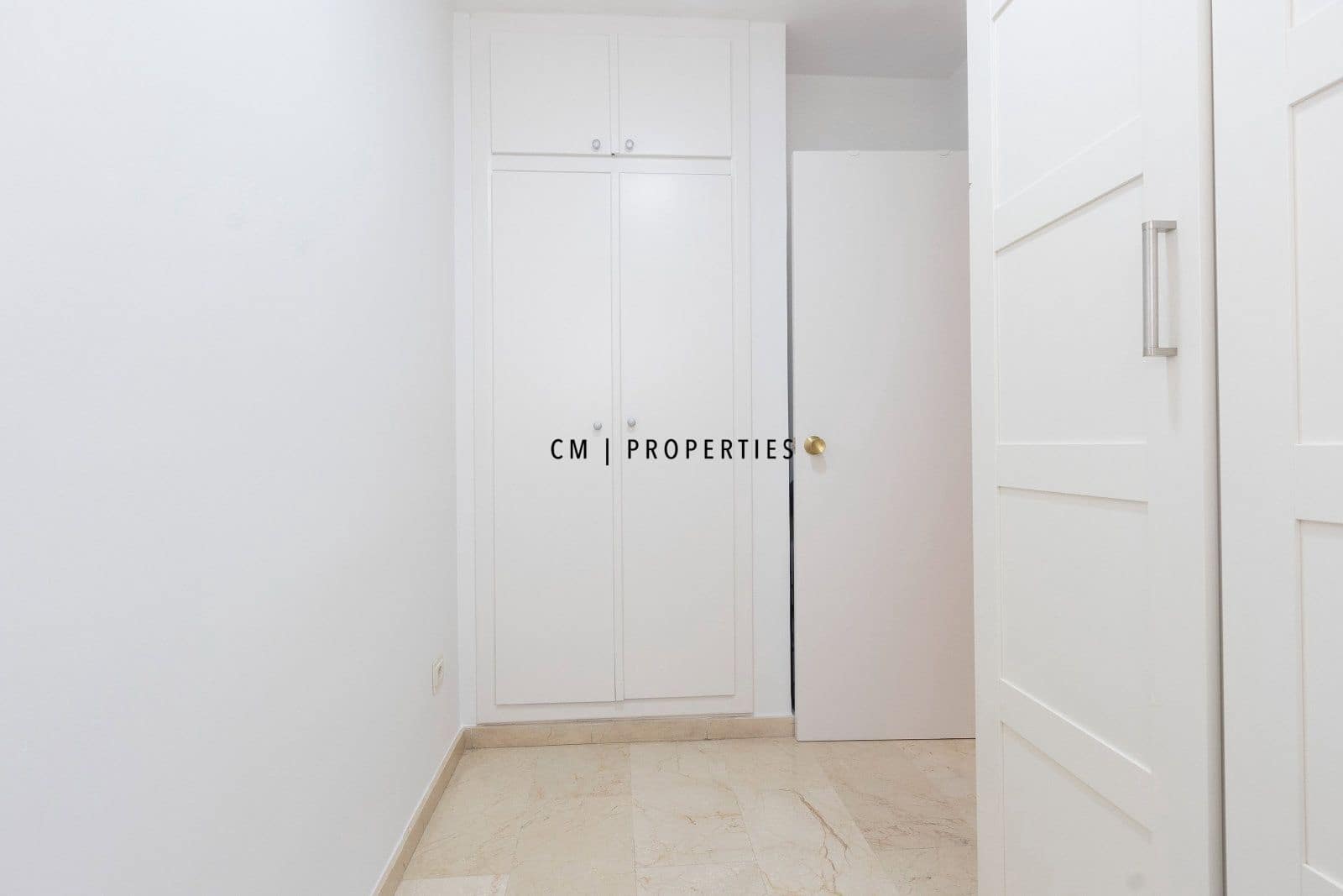 2 bedroom Flat for rent in Valencia city with garage - € 2,000 (Ref: 9807098)