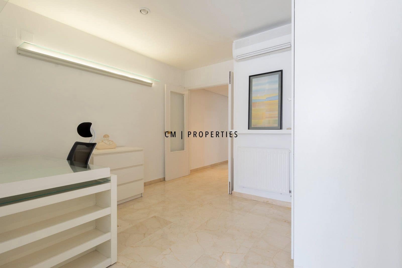 2 bedroom Flat for rent in Valencia city with garage - € 2,000 (Ref: 9807098)