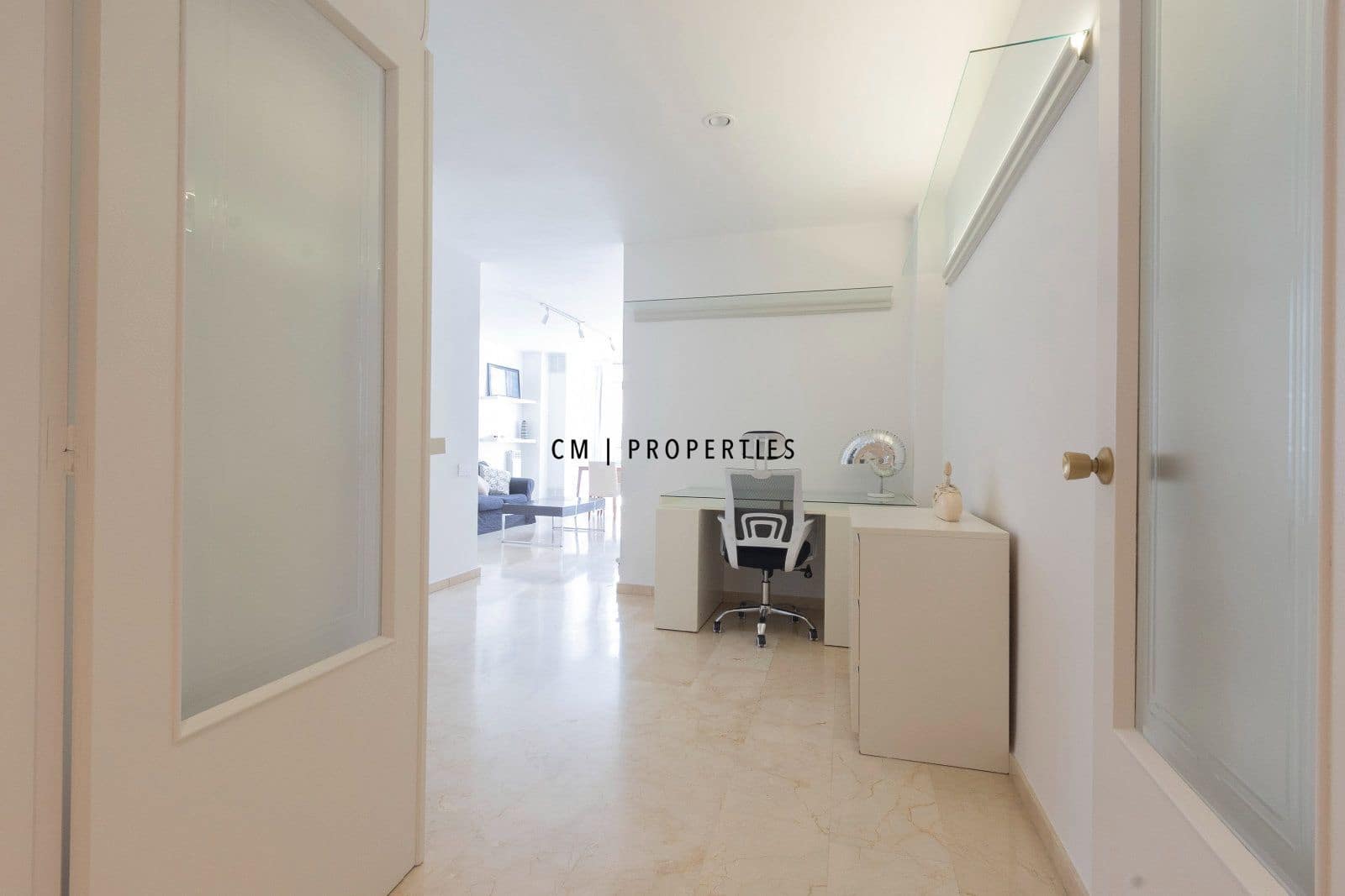 2 bedroom Flat for rent in Valencia city with garage - € 2,000 (Ref: 9807098)