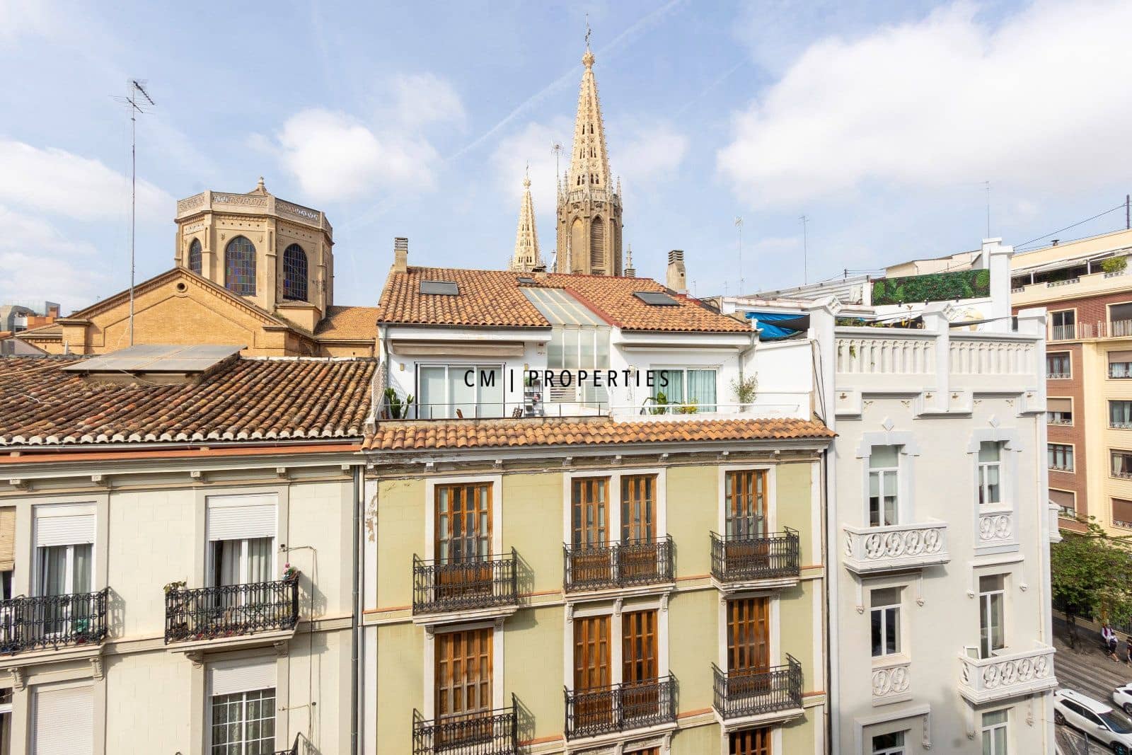 2 bedroom Flat for rent in Valencia city with garage - € 2,000 (Ref: 9807098)