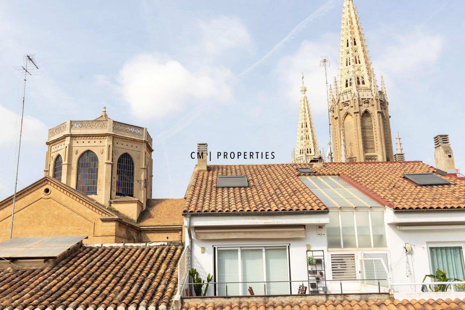 2 bedroom Flat for rent in Valencia city with garage - € 2,000 (Ref: 9807098)